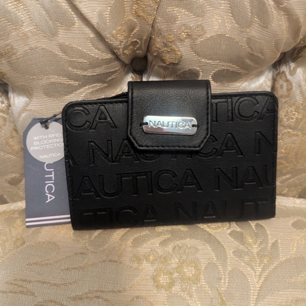 Nautica Folding Wallet